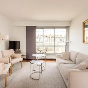Eiffel Tower & Champs-elysees - 2br With Balcony - Cityapartmentstay Apartment Paris