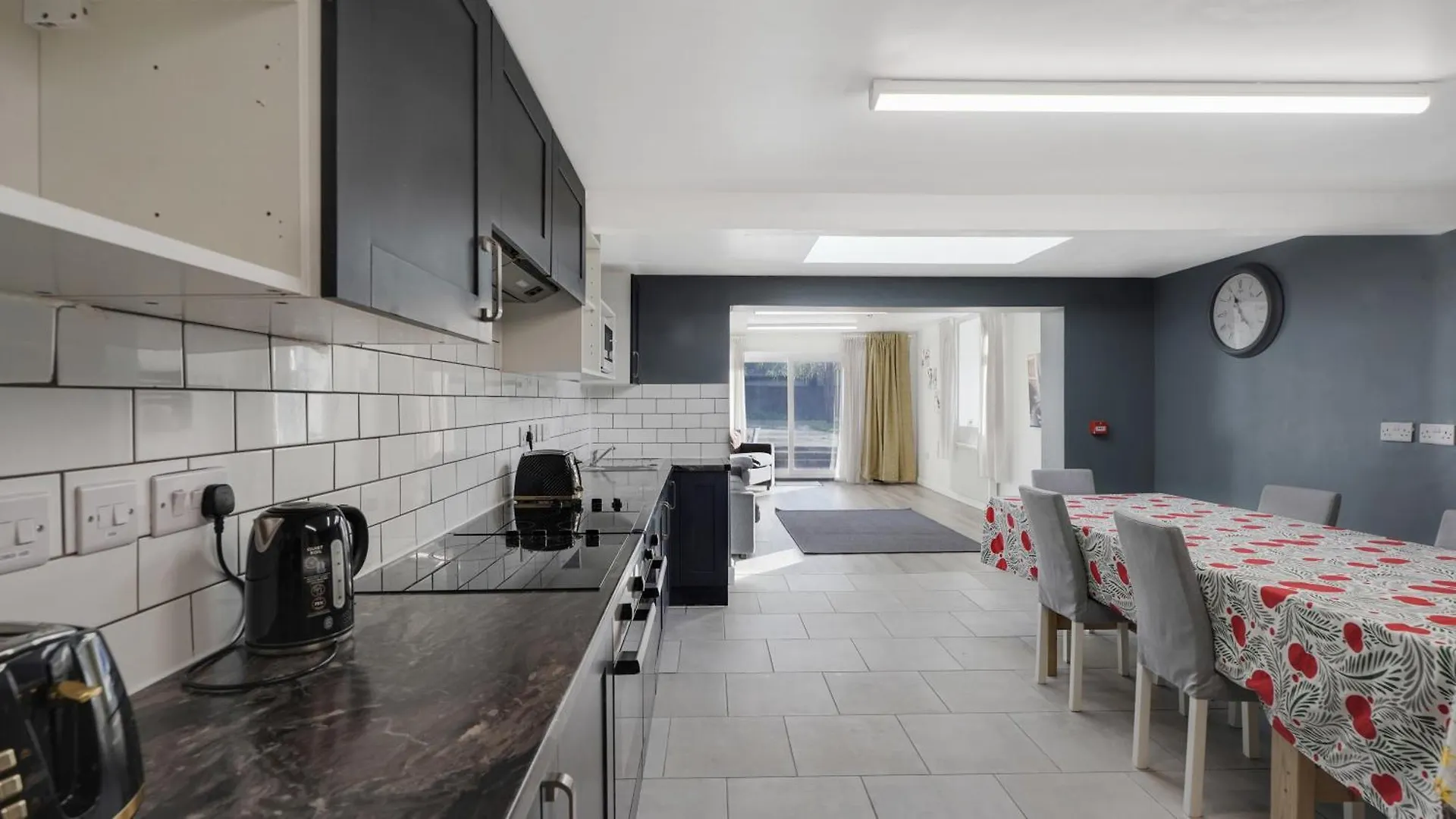 Comfy Double En-Suite Room In Barking باركنغ منزل للإقامة